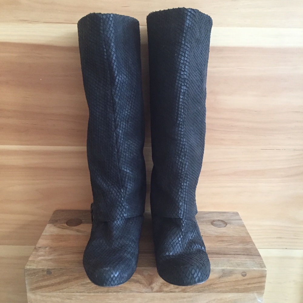 Elizabeth and James python boot - Picture 2 of 7